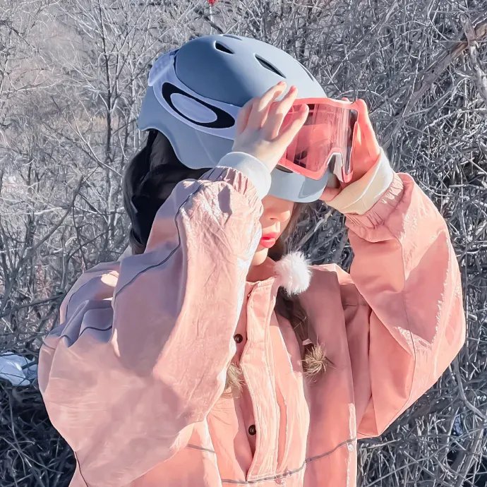不可爱的她